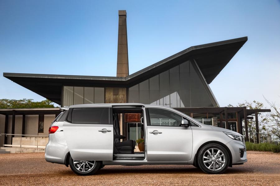  Kia Carnival Platinum (YP) 2018 года  (AU) (фото 3 из 12)